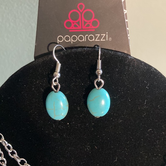 NWT Paparazzi Fashion Fix Necklace with Earrings and Bracelet - Picture 4 of 6